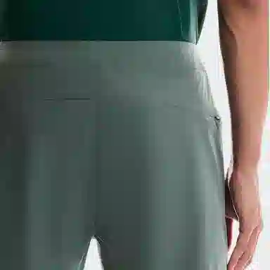 On Performance Hybrid Shorts