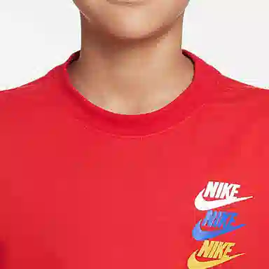 Nike Sportswear Standard Issue LogoT