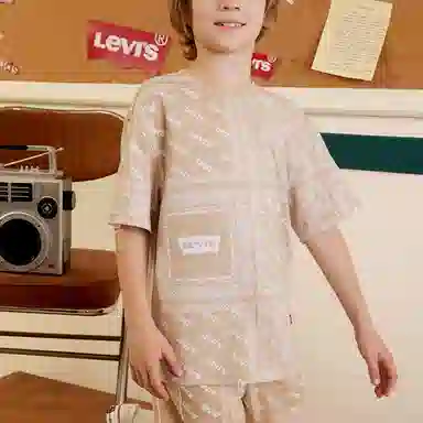 Levi's T