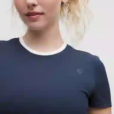 lululemon Tight-FitCropped T Club BlueWhite