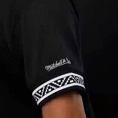 Mitchell Ness T
