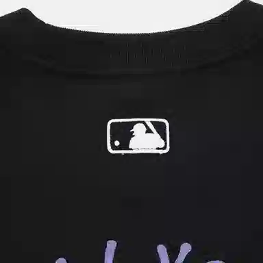 MLB T