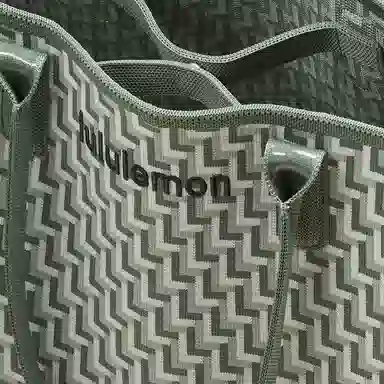 lululemon Glow Up18L Tote