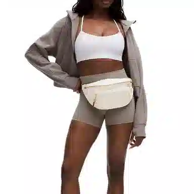 Lululemon Everywhere 4L Ivory Gold