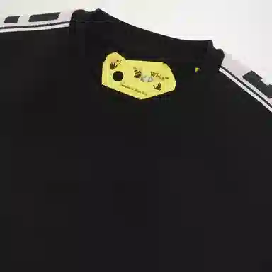 OFF-WHITE T