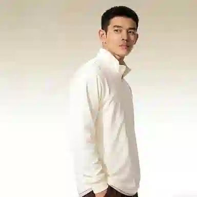 UNIQLO Pullover Sweatshirt