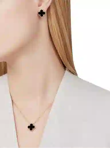 Van Cleef & Arpels Alhambra Onyx Necklace