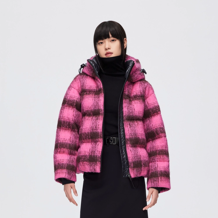 波司登 含绵羊毛鹅绒金属袖标格子连帽宽松短款羽绒服 女款