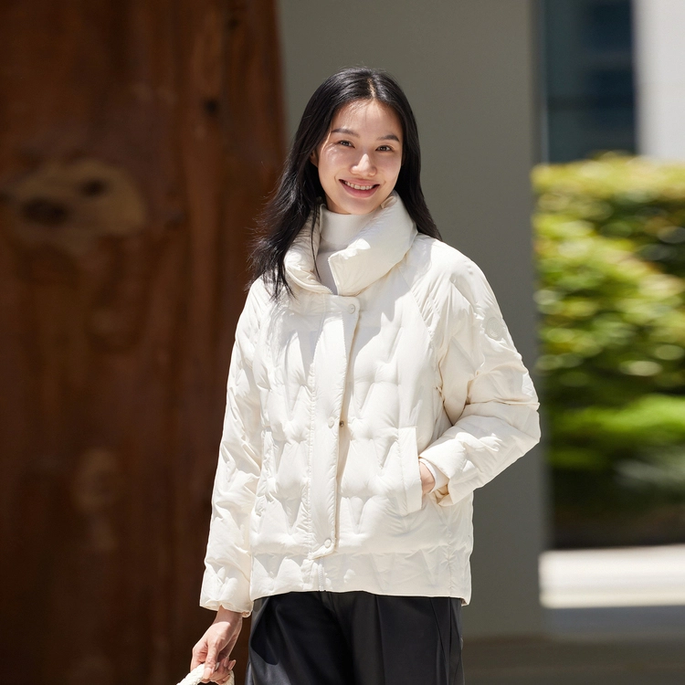 波司登 轻暖系列 短款纯色长袖羽绒服 女款