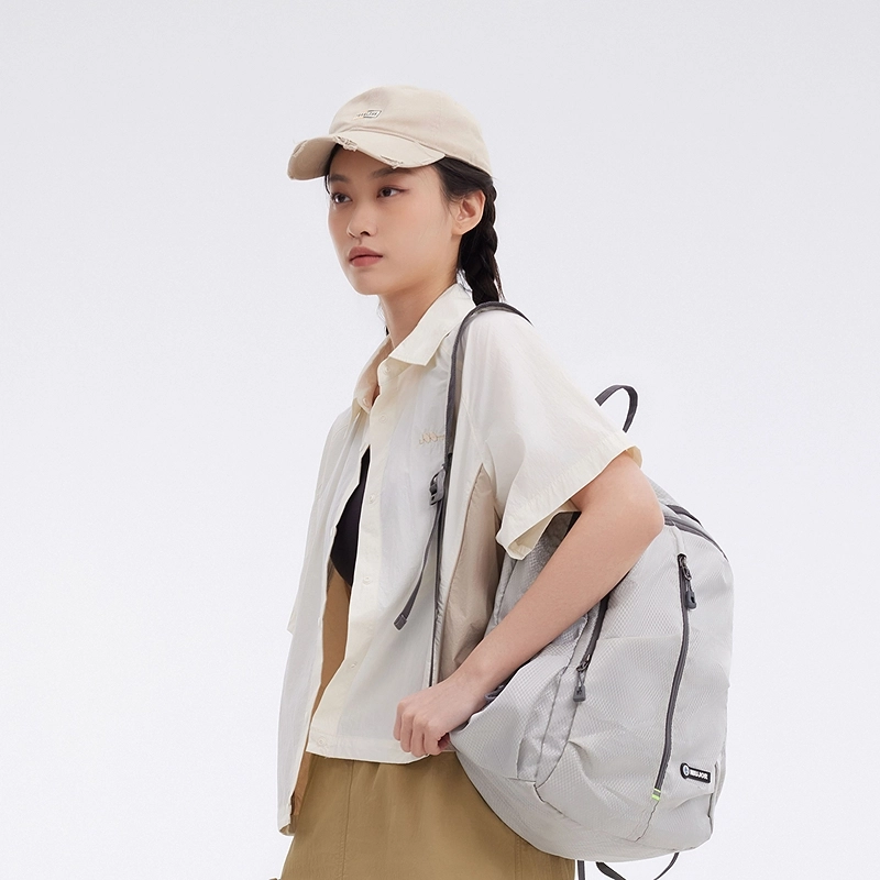 美特斯邦威 宽松舒适拼色短袖衬衫 女款