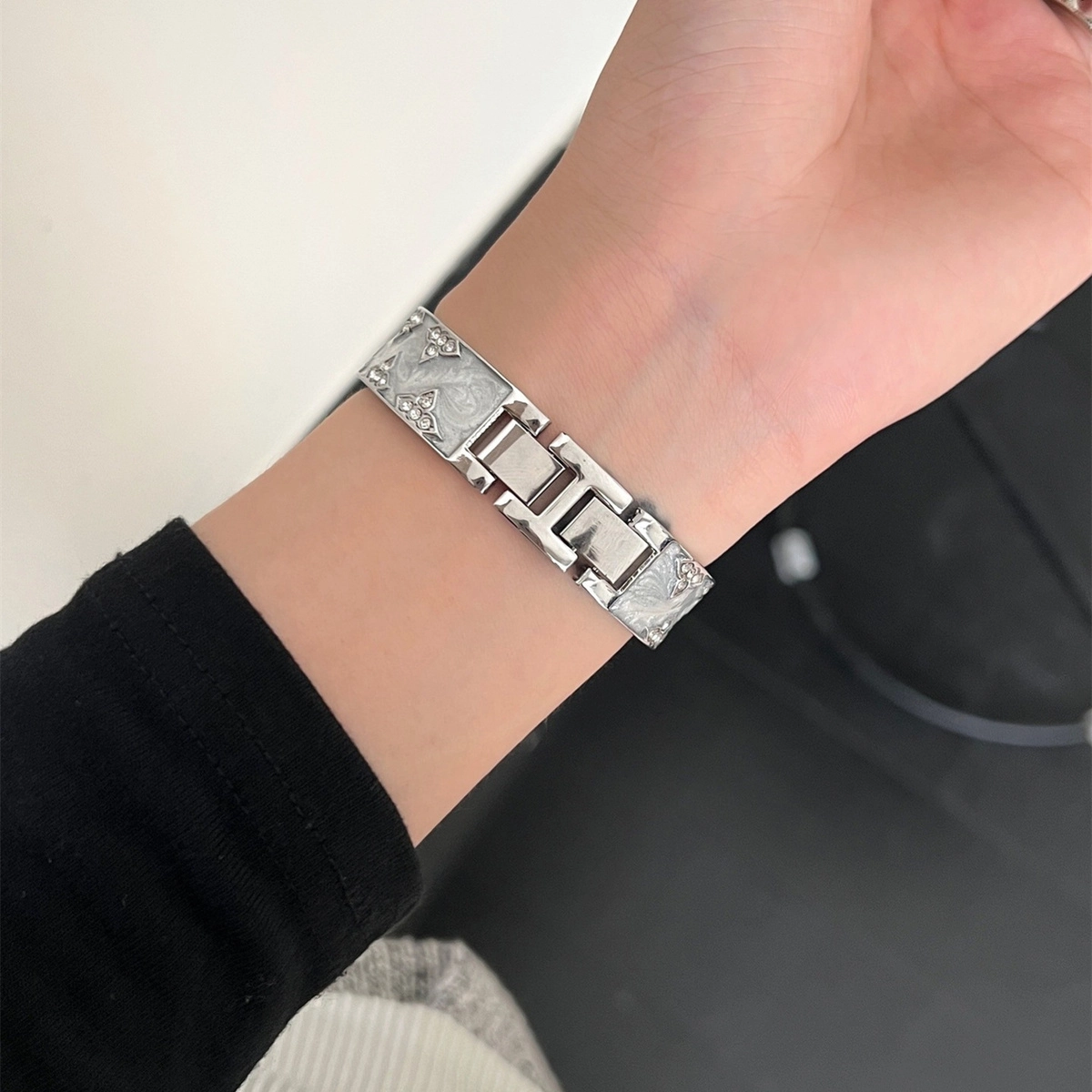 1089NFCwatch45