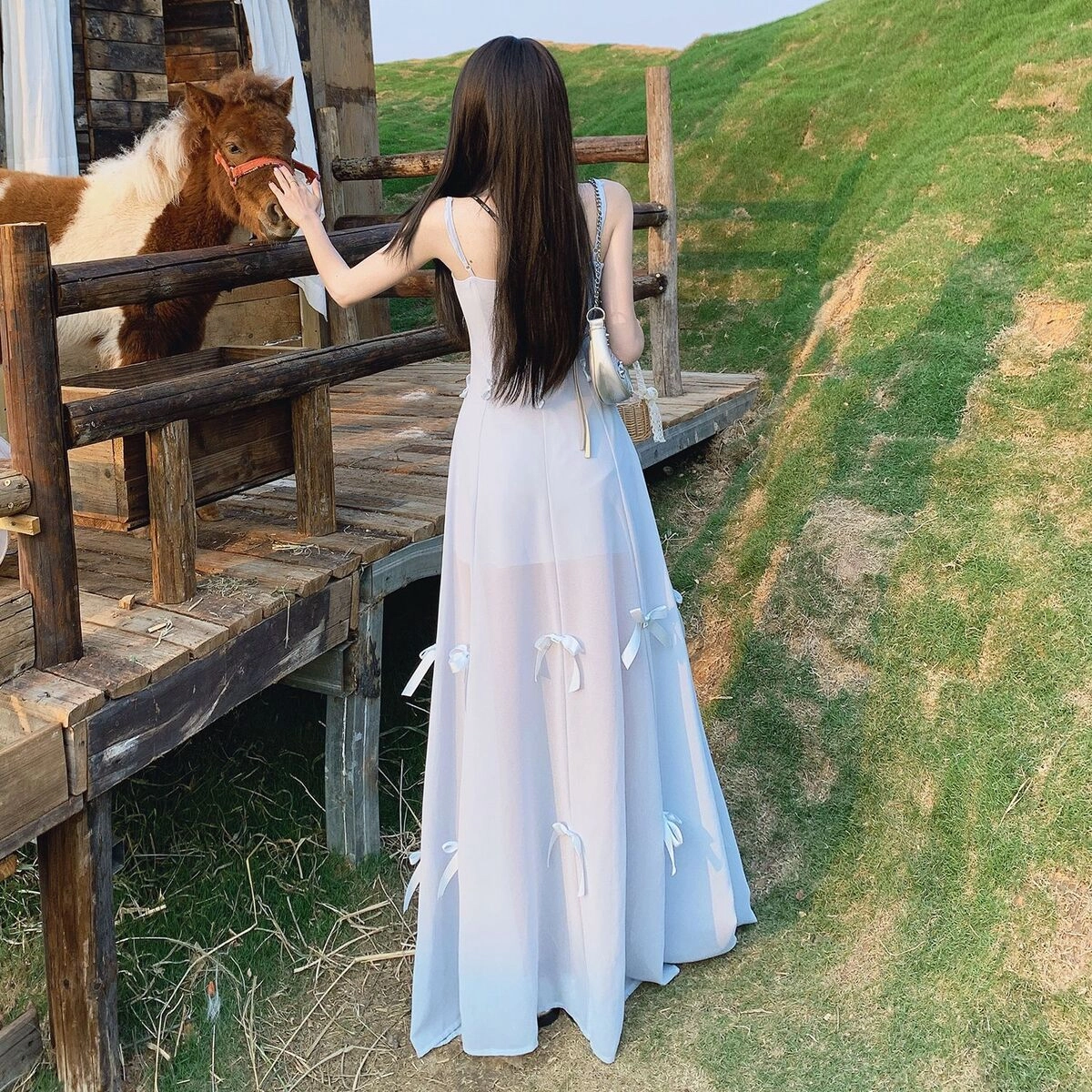 纤丝鸟 舒适时尚休闲简约吊带连衣裙 女款