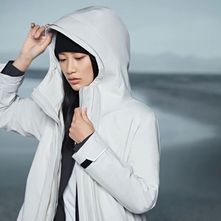 波司登 纯色三合一连帽立领中长款羽绒服外套 女款 白桦色