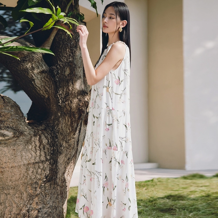 太平鸟 ×张风野联名 莫奈花园碎花度假吊带连衣裙 女款 白色挂脖