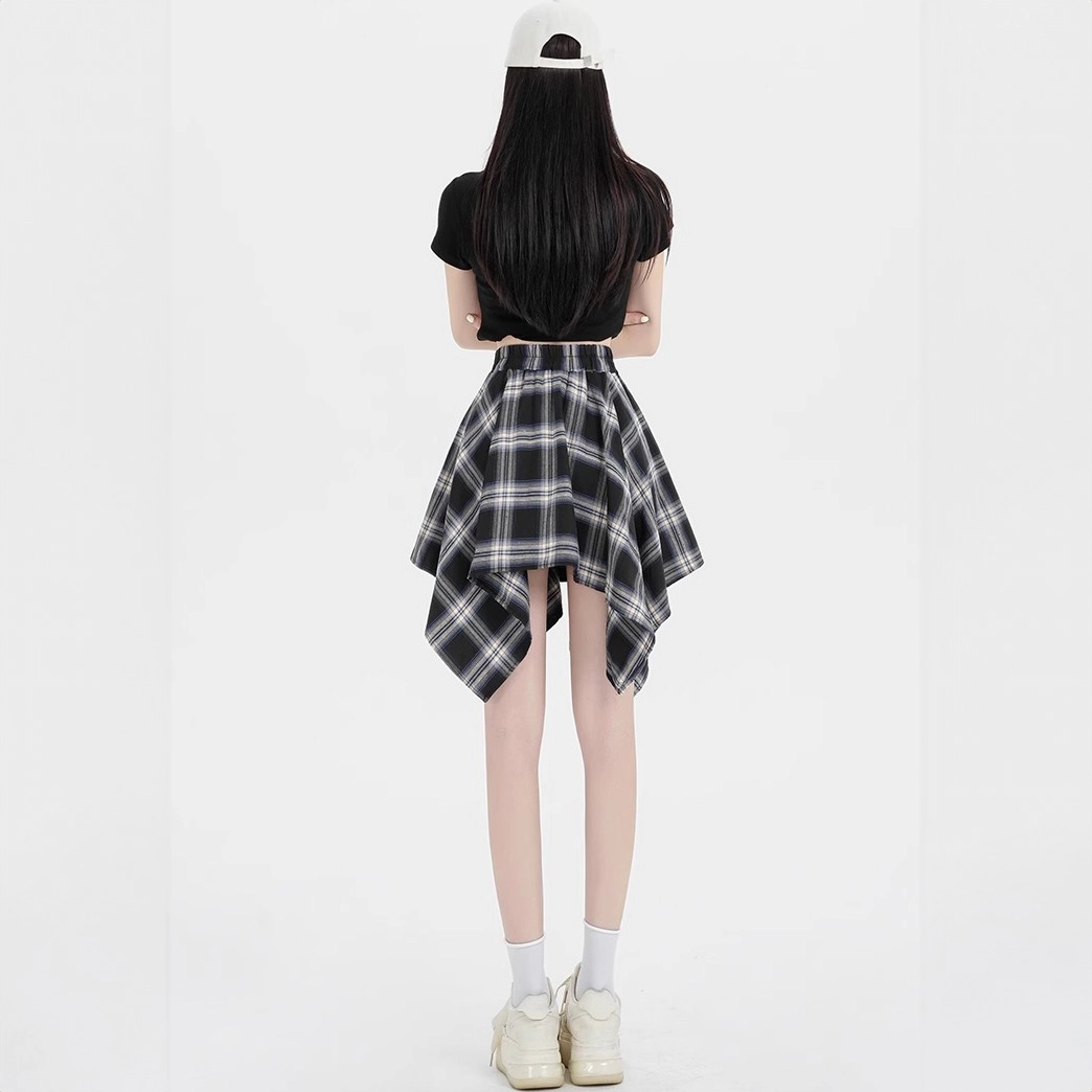COMMA GIRL A