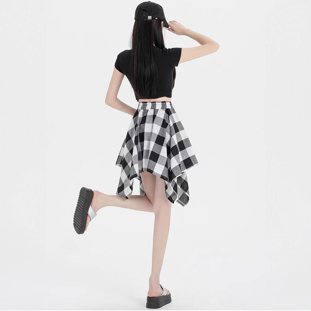 COMMA GIRL A