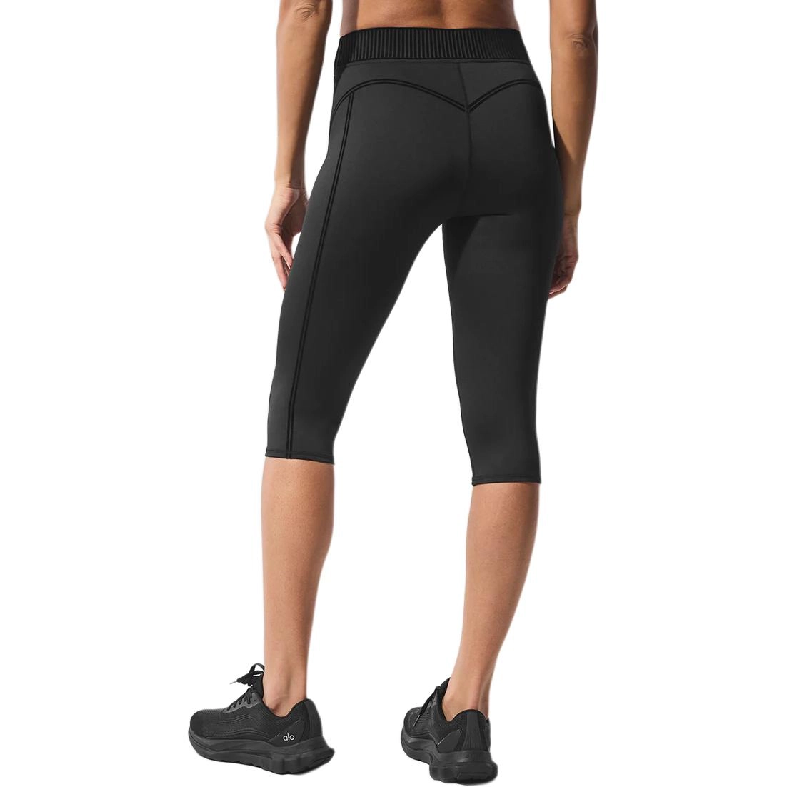 alo yoga Airlift Line Up