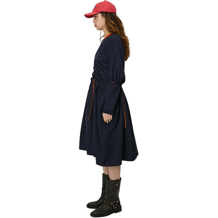 MOUSSY A