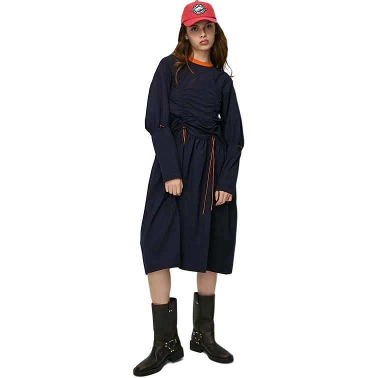 MOUSSY A