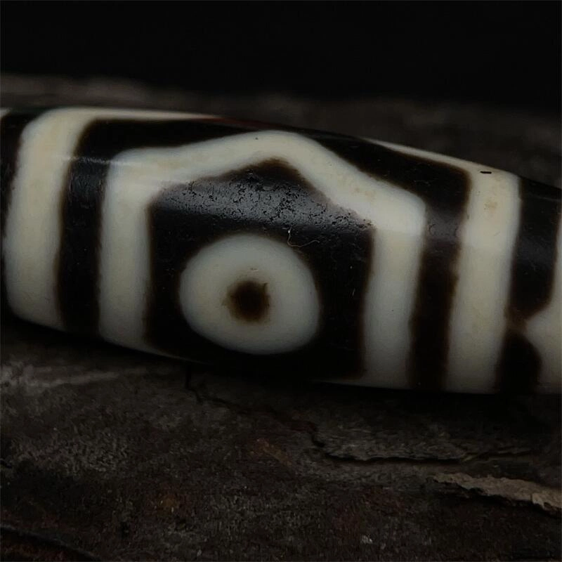 灵运宝 转运招财藏区天珠三眼眼中眼黑白老矿风化油润包浆老料器磨损到位 一物一图#好运 玛瑙 吊坠 男女同款情侣款