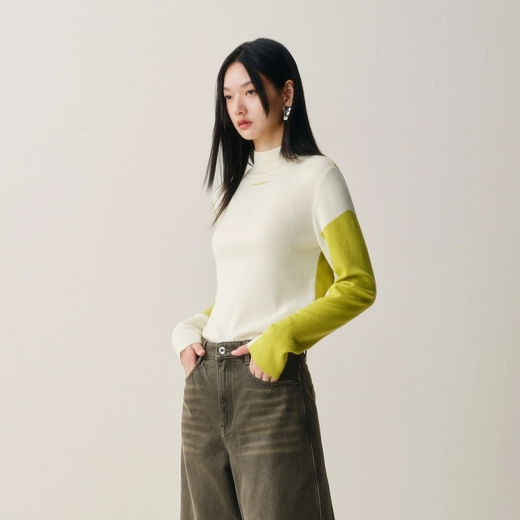 太平鸟 简约时尚短款修身撞色半高领打底衫针织衫 女款