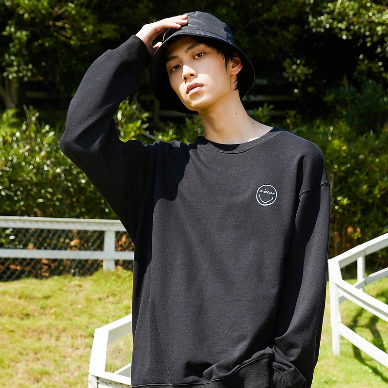 美特斯邦威 字母笑脸印花圆领套头长袖卫衣 男款