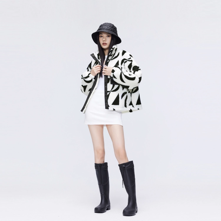 波司登 时尚休闲都市户外新款羽绒服 女款