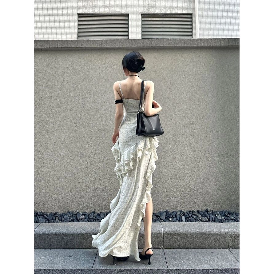 纤丝鸟 甜辣风荷叶边不规则碎花气质仙女沙滩长裙子吊带连衣裙 女款