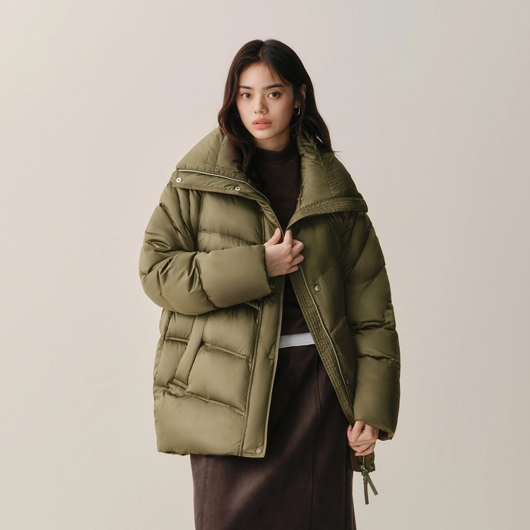 太平鸟 立领保暖时尚宽松简约外套质感羽绒服 女款