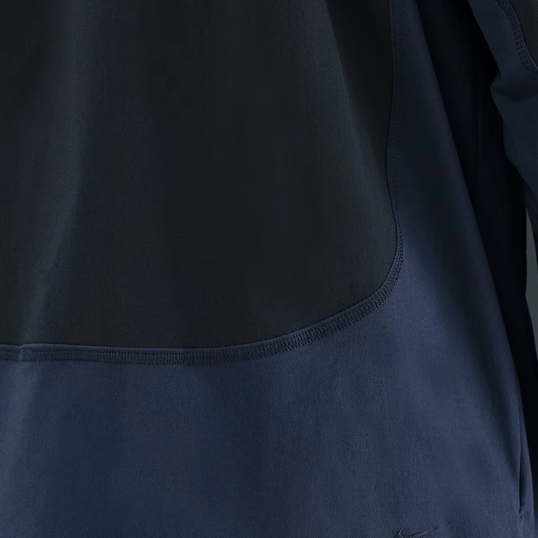 Nike Dri-Fit Tech Windrunner Swoosh
