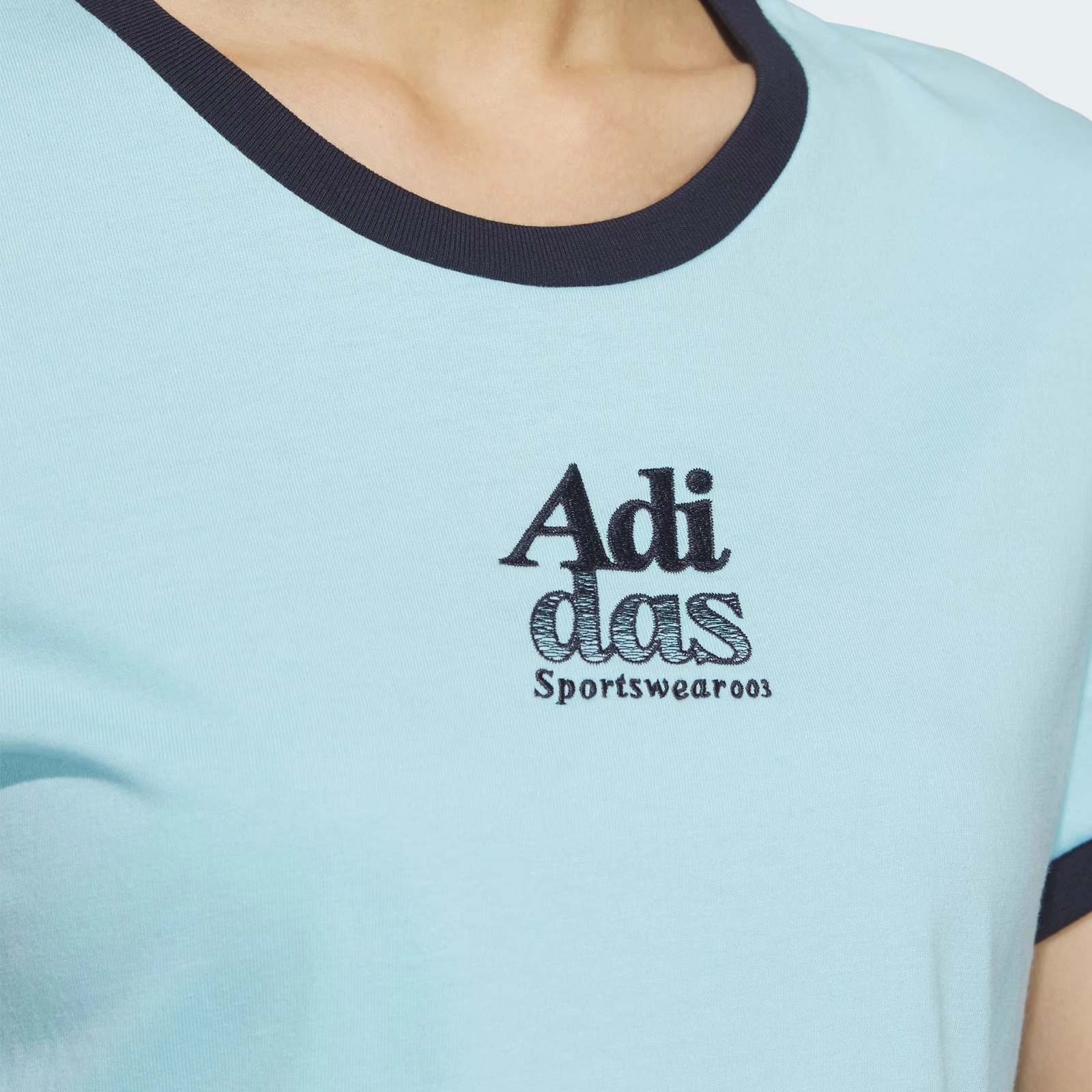 adidas SMALL LOGO T-SHIRT T