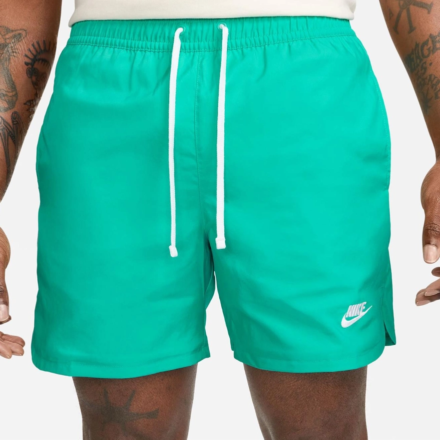 Nike Sportswear Sport Essentials Logo