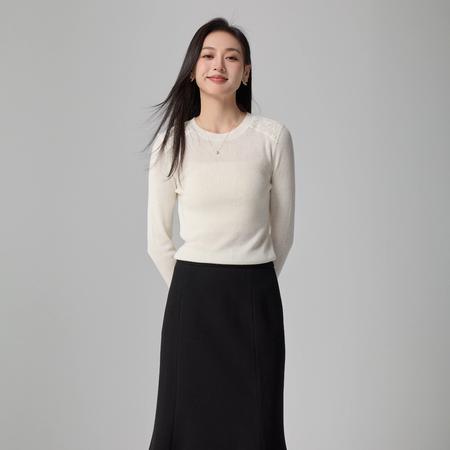 梨九九 蕾丝拼接衫女秋装女装打底衫潮针织衫 女款