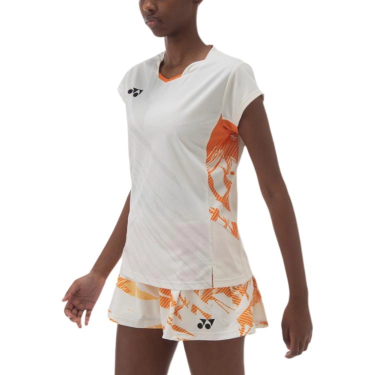 YONEX