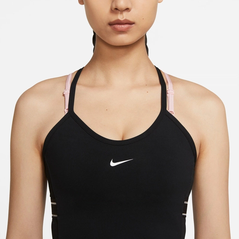 Nike Pro Dri-FIT Logo