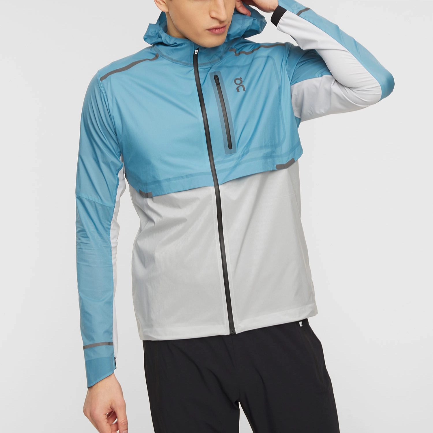 On ACTIVEWEAR logo