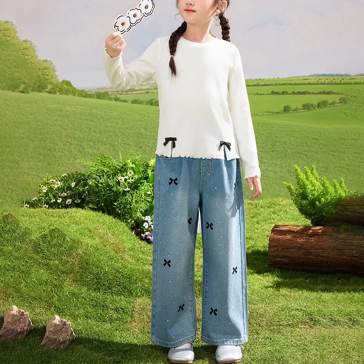 茵曼牛仔裤 水钻装饰宽松松紧直筒 儿童款