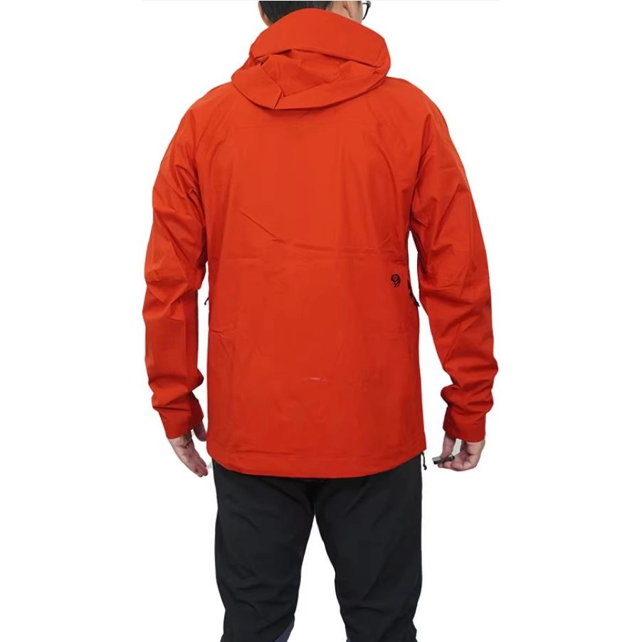 MOUNTAIN HARDWEAR Logo
