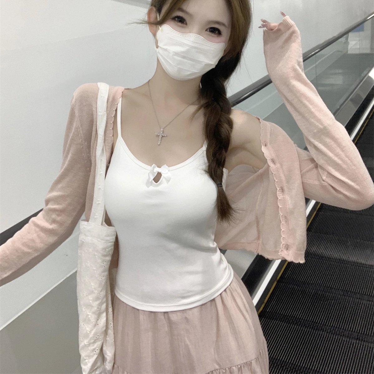 水中花 秋季韩系修身镂空蝴蝶结含胸垫短款百搭背心吊带 女款