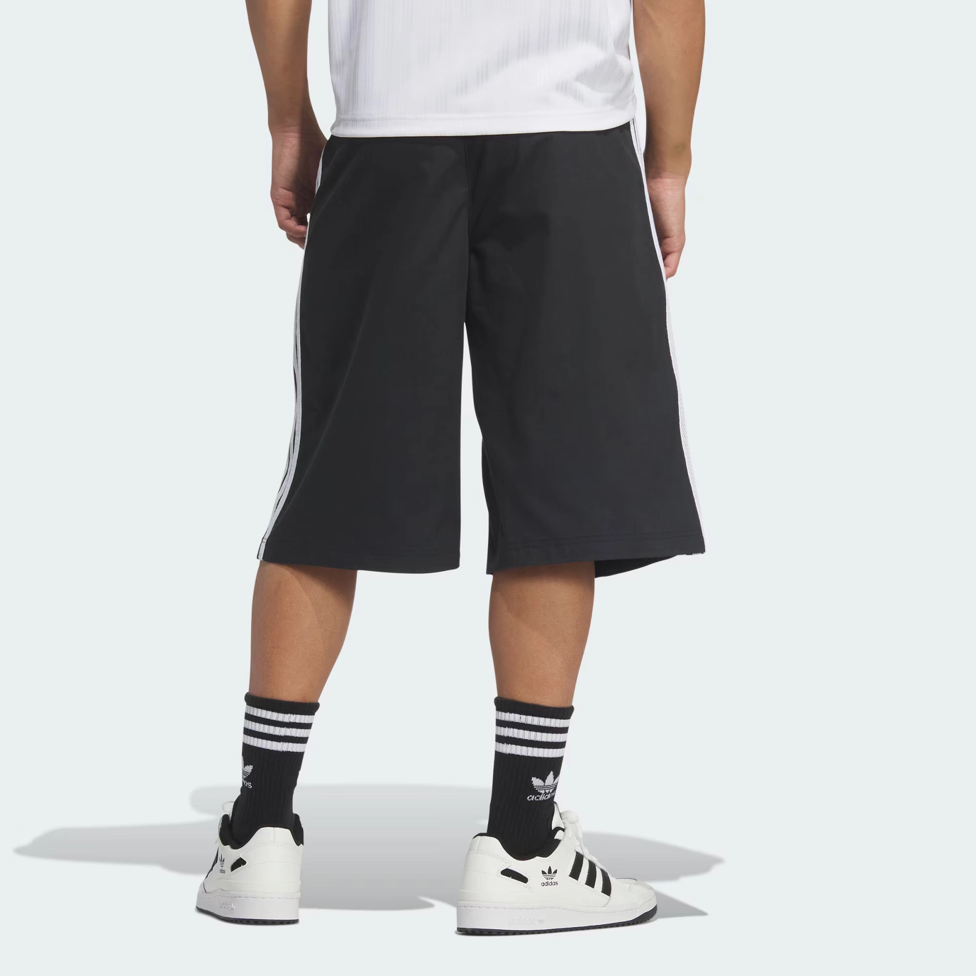 adidas originals Bermuda SS25 SHORTS logo