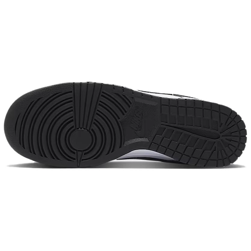 Nike Dunk Low SE Panda