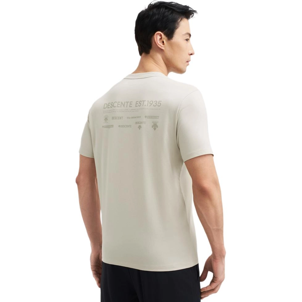 DESCENTE ESSENTIAL Logo