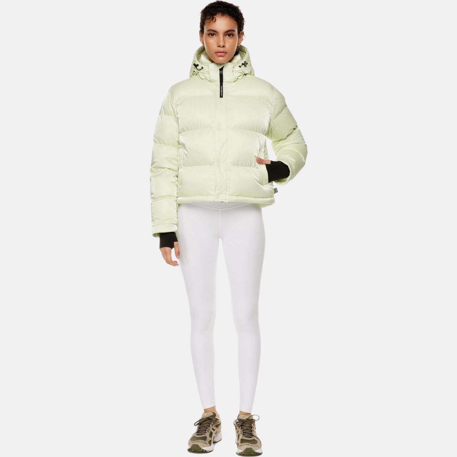 ARITZIA Super Puff Liquid Shine Shorty 4