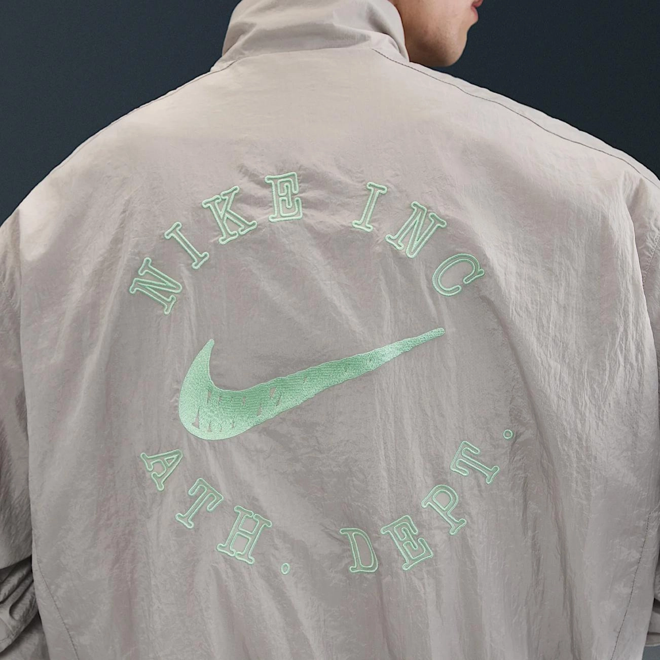 Nike ClubSwoosh -009