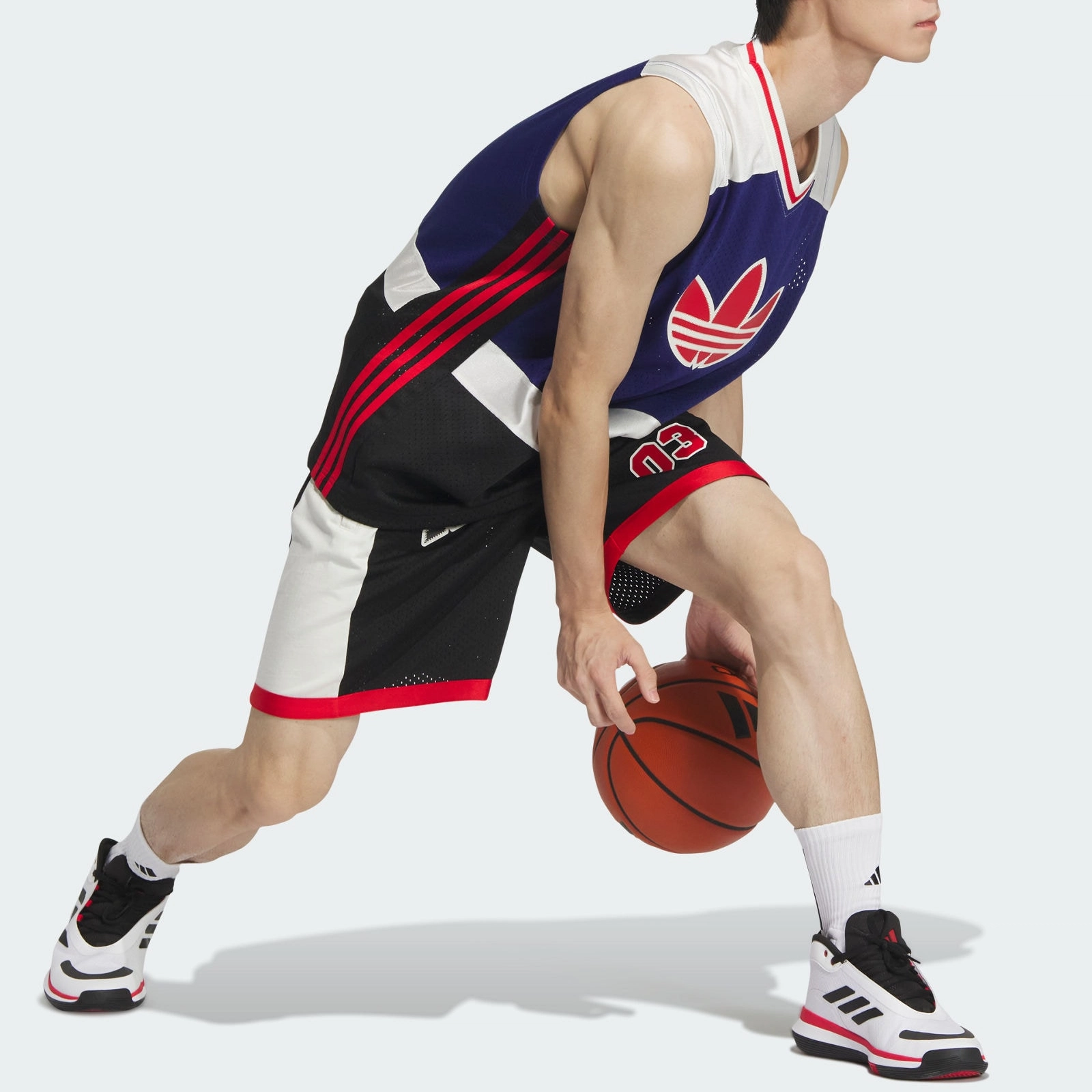 adidas V