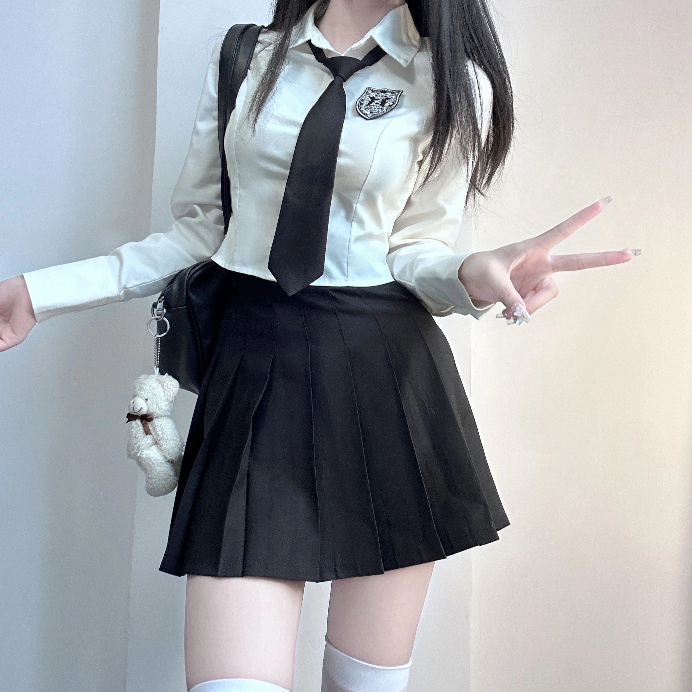 九条喵 徽章领带短款修身长袖截短上衣 女款 白色