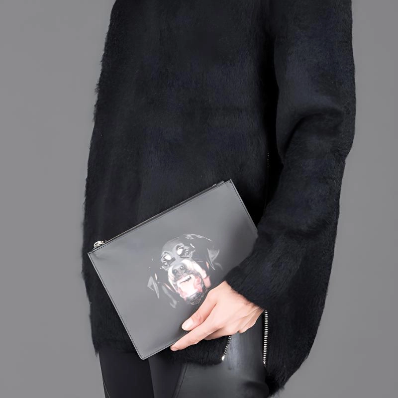 GIVENCHY