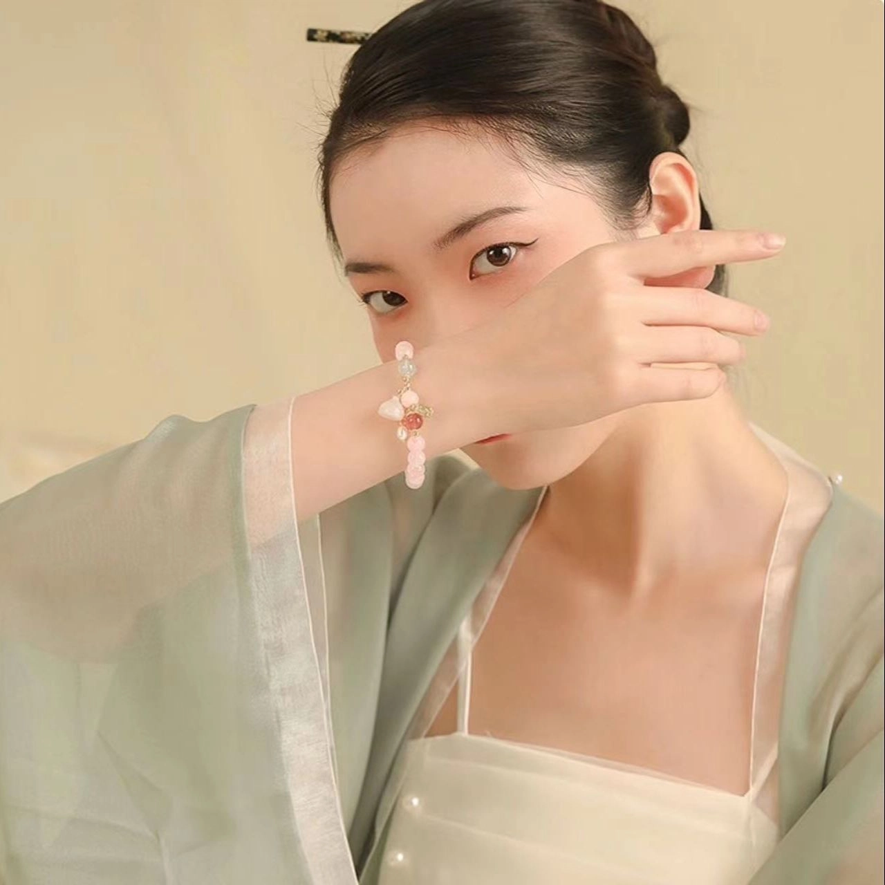 百慕眸 新中式国风招财福牌莲蓬 转运招桃花 水晶 玉石手串 女款
