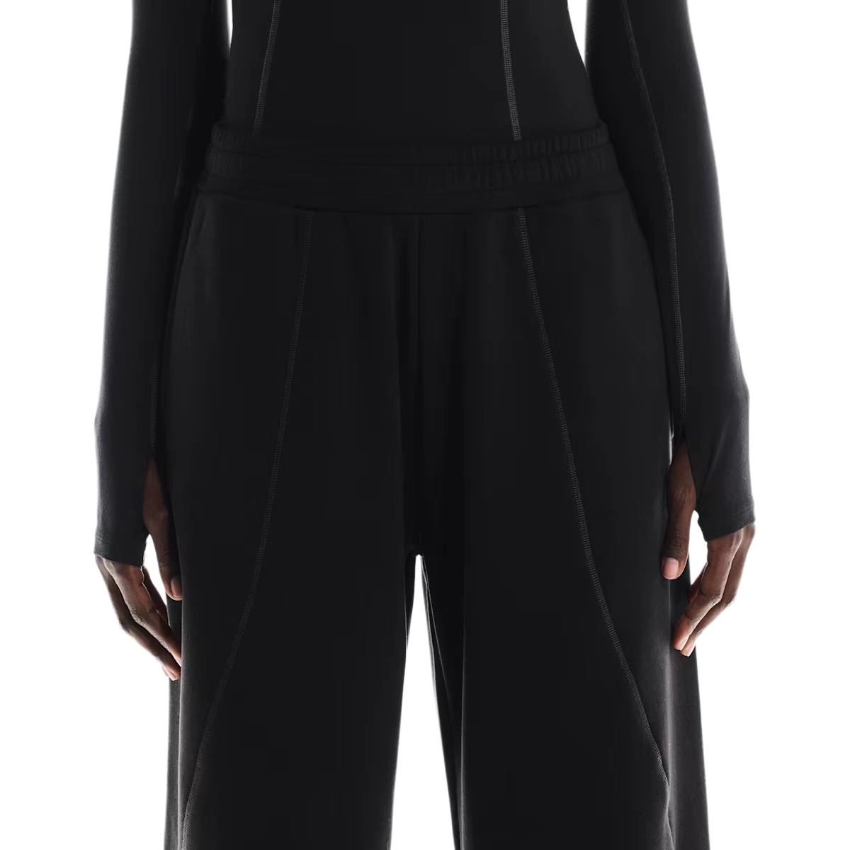 On x FKA twigs Club SS25 LOOSE