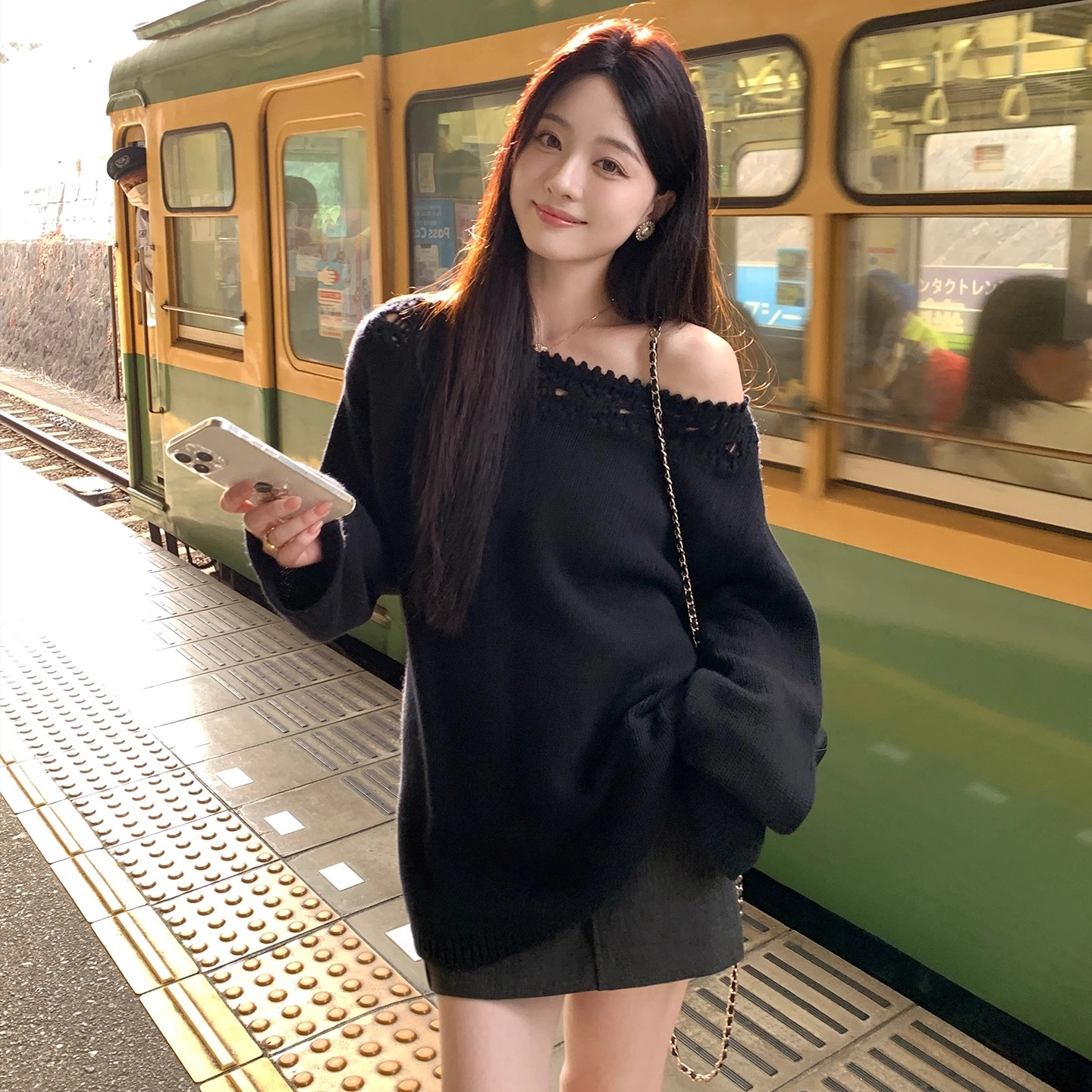 梨九九 镂空花边女秋长袖宽松慵懒上衣 针织衫 女款